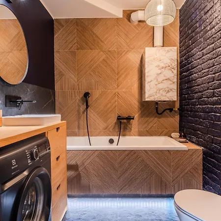 Castle View - Spacious - By Rentujemy Cracóvia