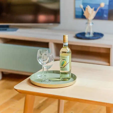 Castle View - Spacious - By Rentujemy Apartamento