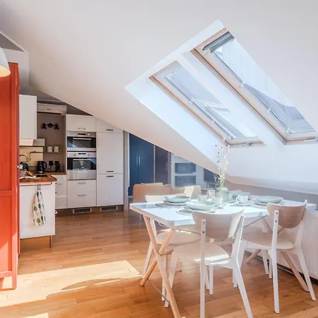 Castle View - Spacious - By Rentujemy * Cracóvia