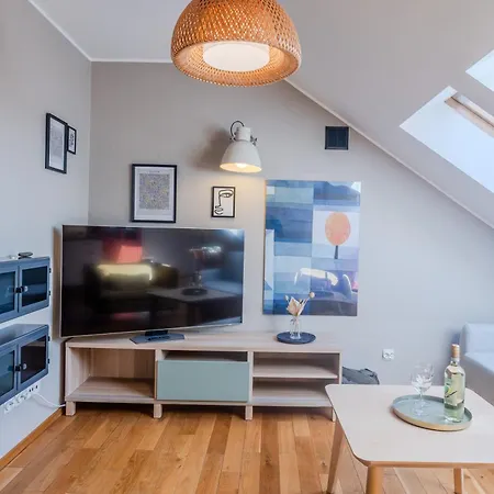 Castle View - Spacious - By Rentujemy Apartamento