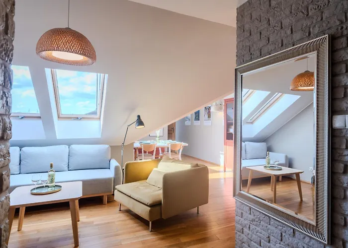 Castle View - Spacious - By Rentujemy