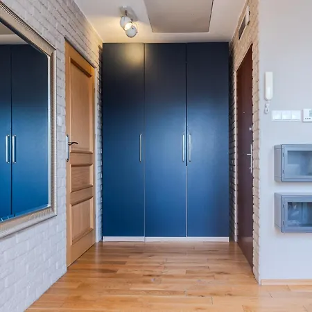 Castle View - Spacious - By Rentujemy Апартаменты Краков