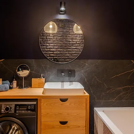 Castle View - Spacious - By Rentujemy