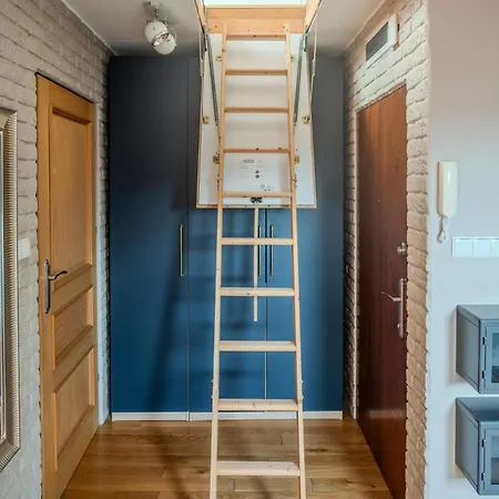 Castle View - Spacious - By Rentujemy Апартаменты Краков