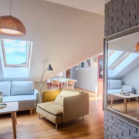 Castle View - Spacious - By Rentujemy